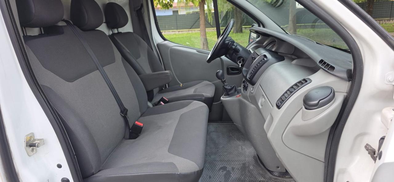 Renault Trafic T29 2.0 dCi/115 PC-TN Furgone Generique
