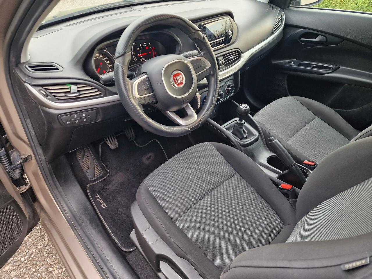 Fiat Tipo 1.4 5p 95cv Unipro