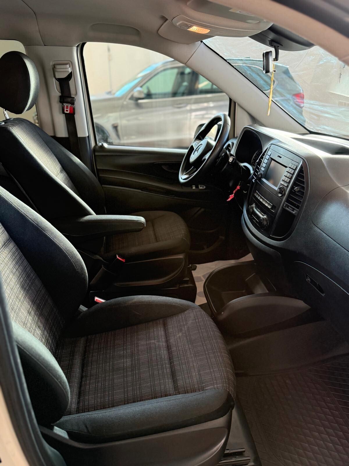 Mercedes Benz vito114CDI AUTOMATICO 5 POSTI AUTOCARRO lungo