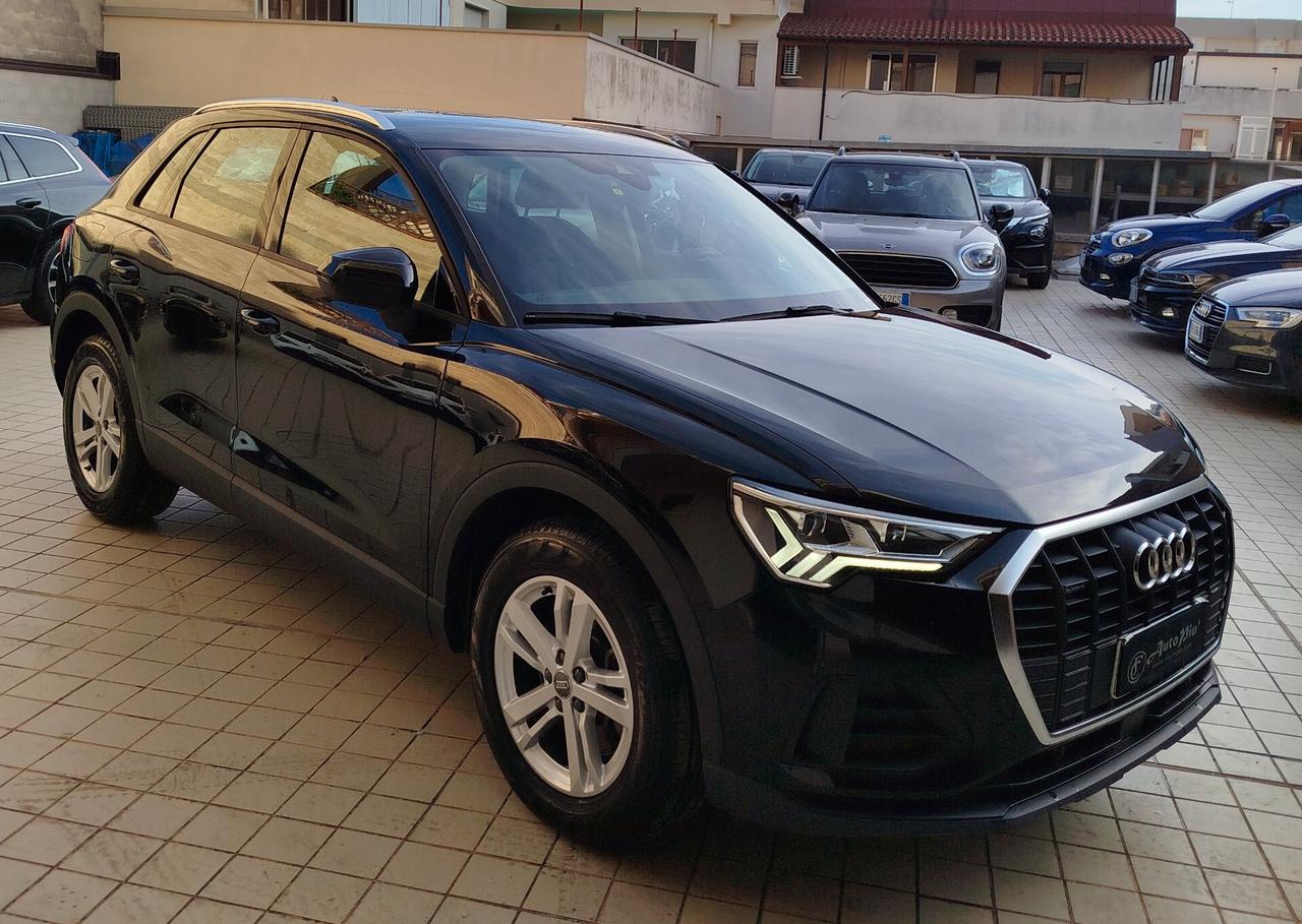 Audi Q3 40 TDI quattro S tronic Business Advanced