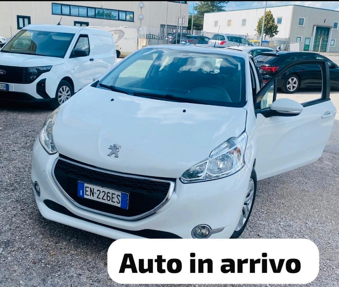 Peugeot 208 1.4 HDi 68 CV 3 porte Allure