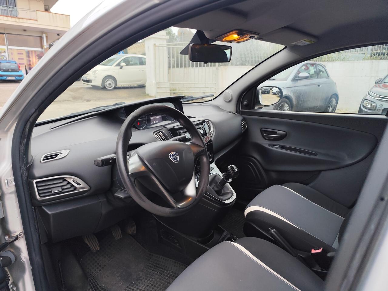 Lancia Ypsilon 1.2 69 CV 5 porte GPL Ecochic Elefantino