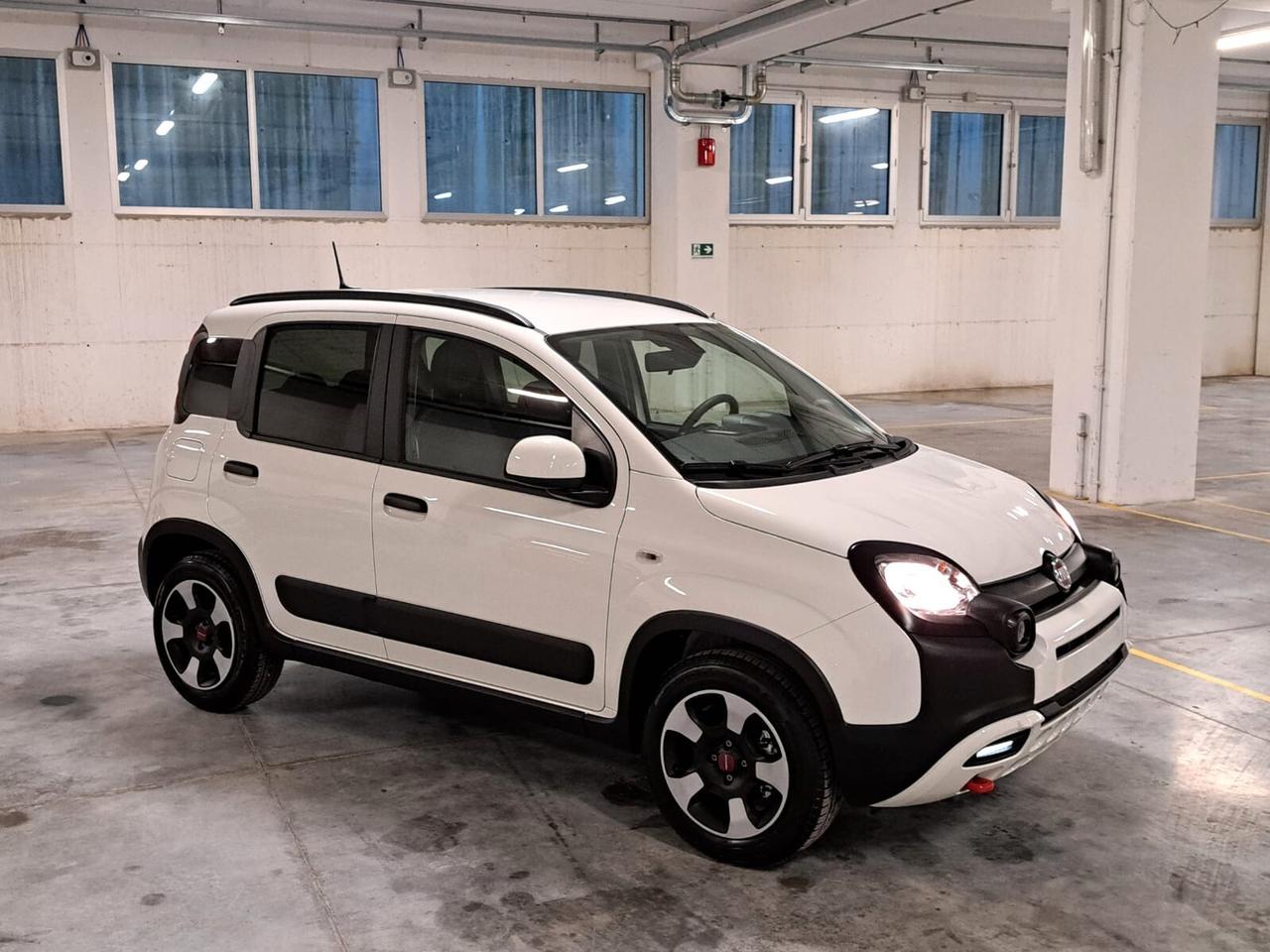 Fiat Panda 1000 FireFly Hybrid 70CV Cross 5 Porte Km. 0