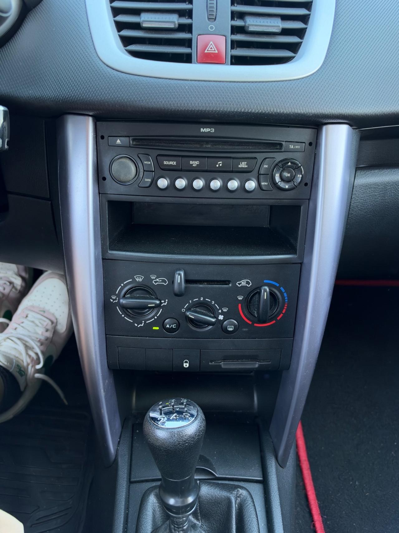 Peugeot 207 sport 1.4 Benzina Neopatentati