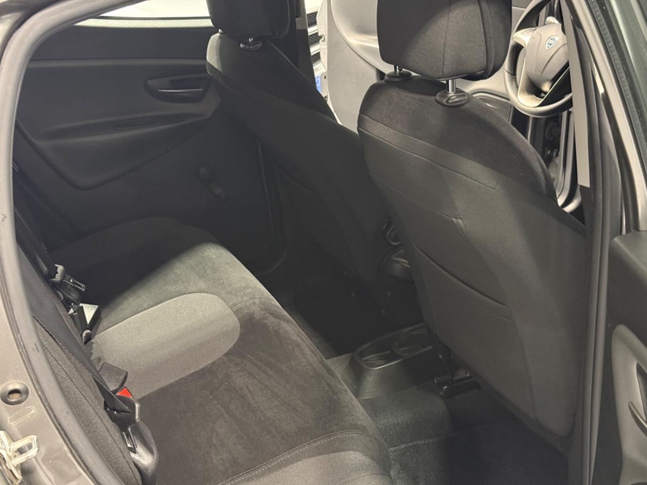 Lancia Ypsilon 1.2 69 CV 5 porte Platinum