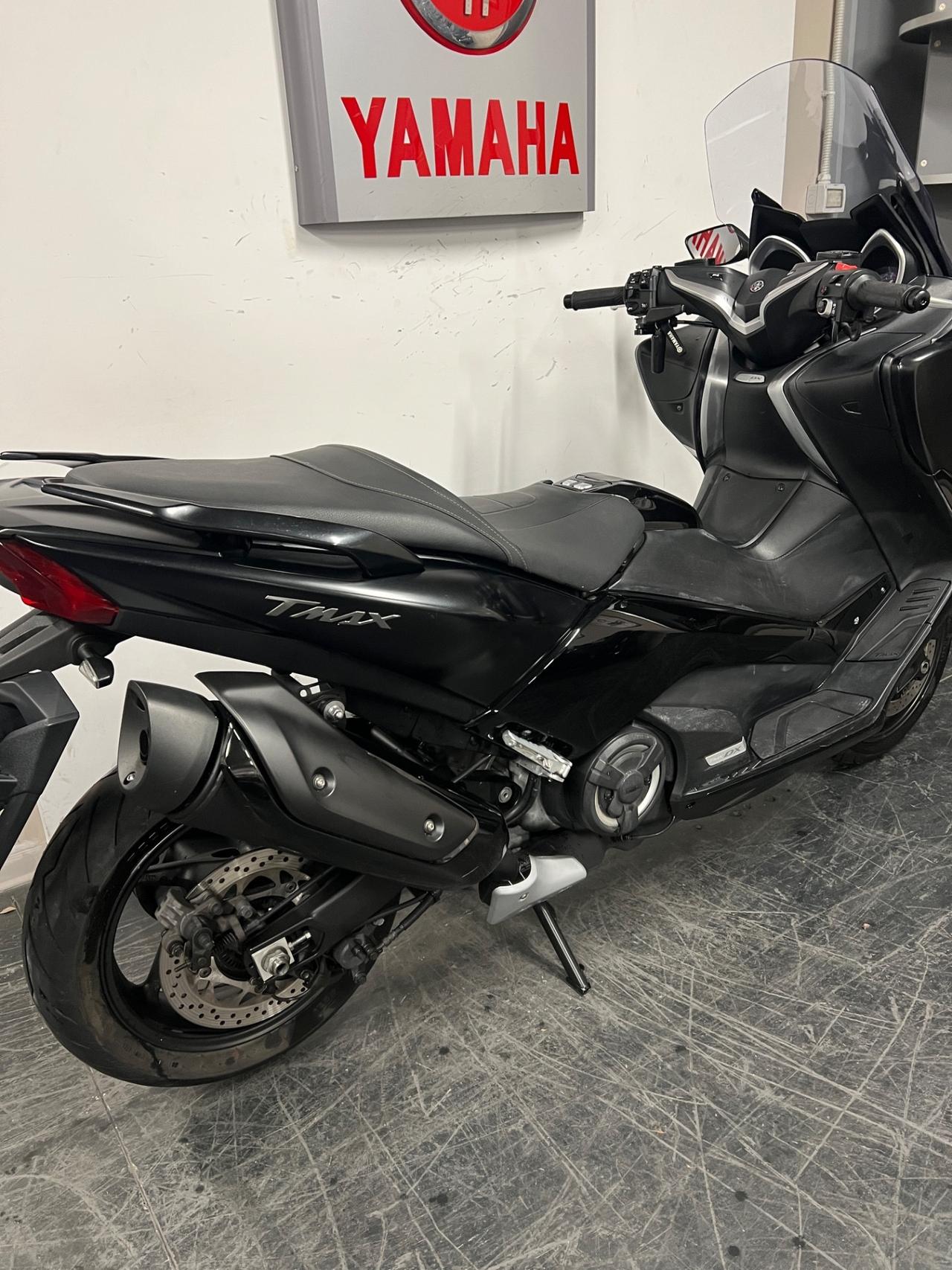 Yamaha TMAX DX