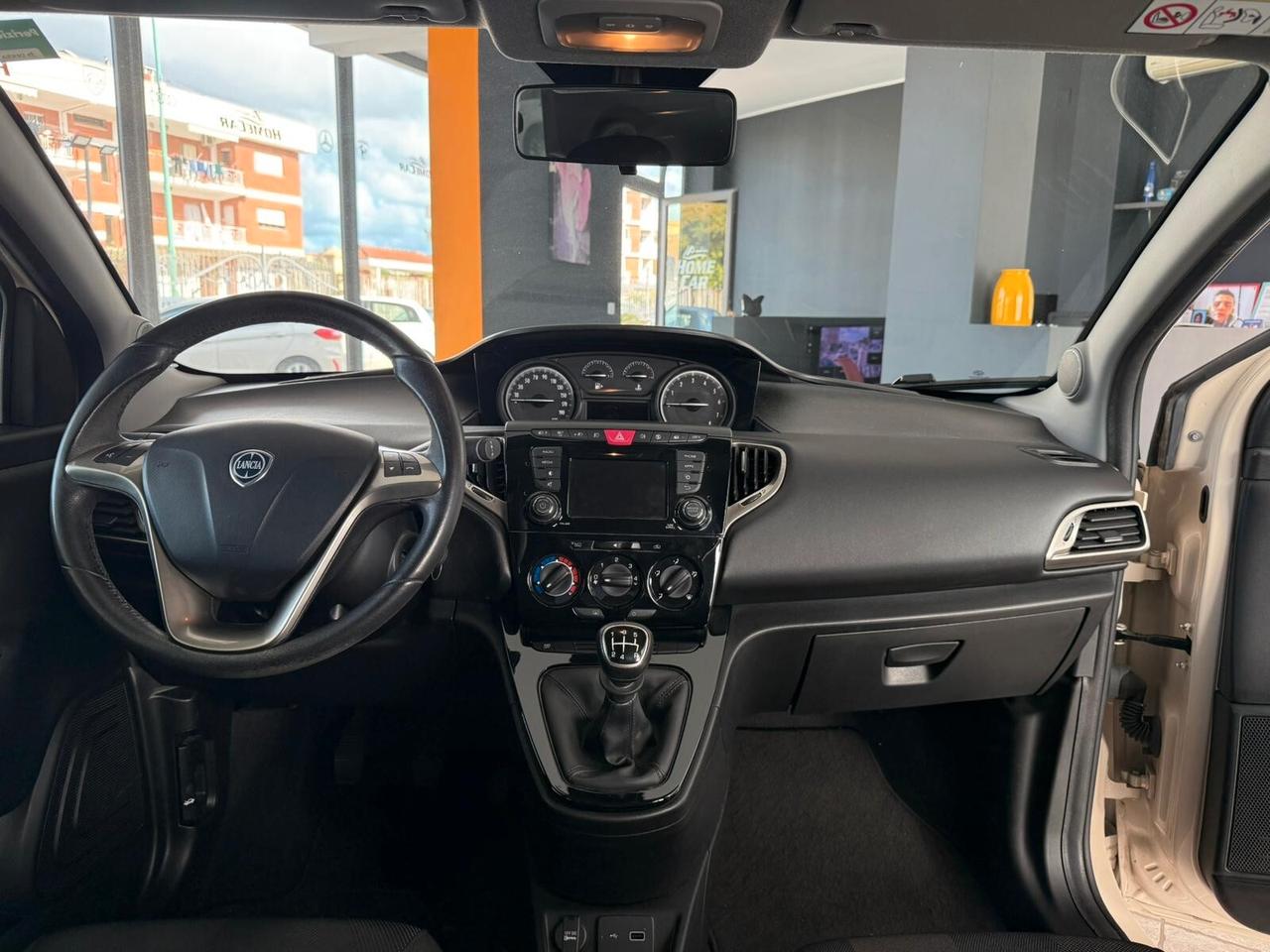 Lancia Ypsilon 1.2 69 CV 5 porte S&S Platinum