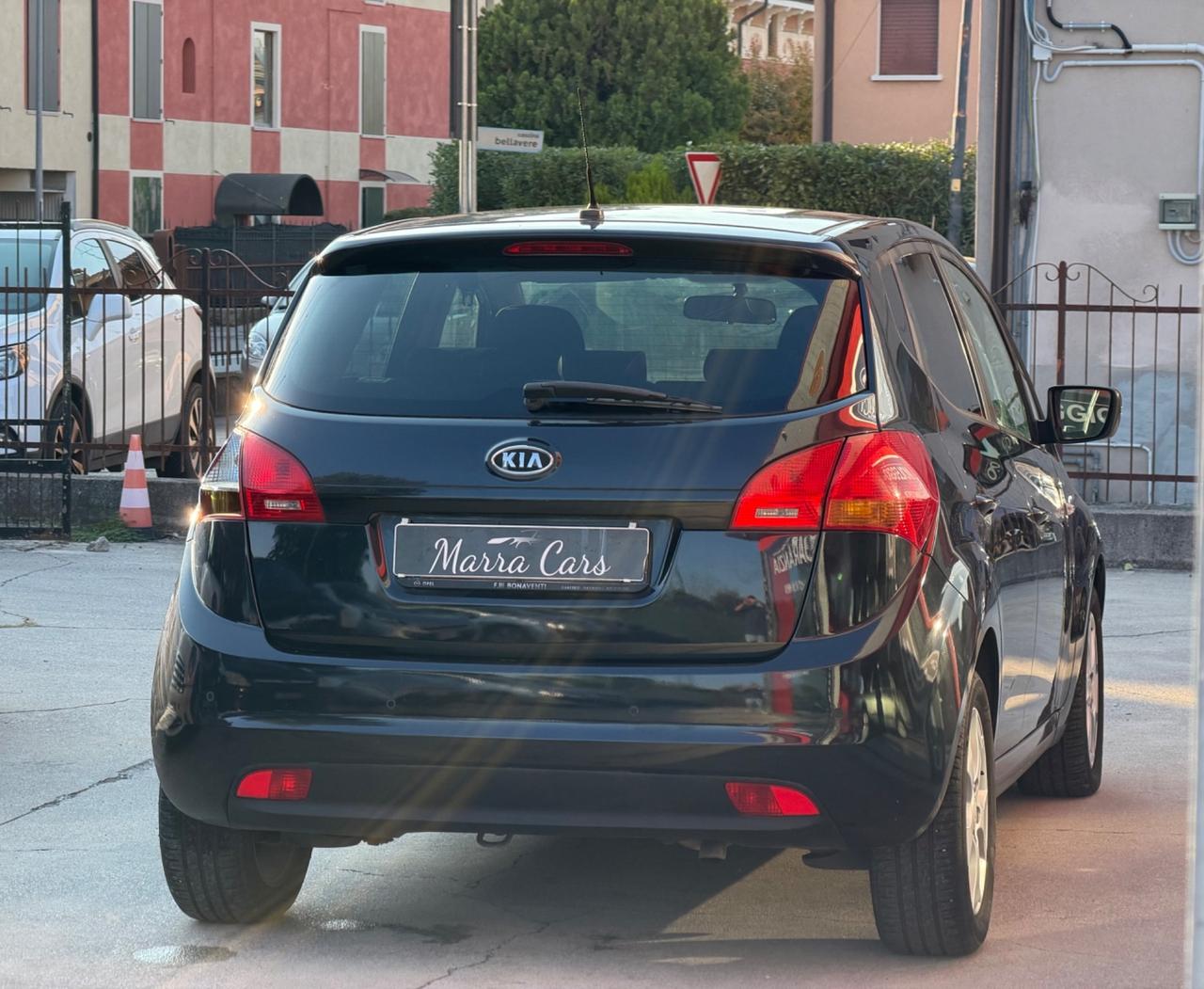 Kia Venga 1.4 CRDi 90CV- Neopatentati