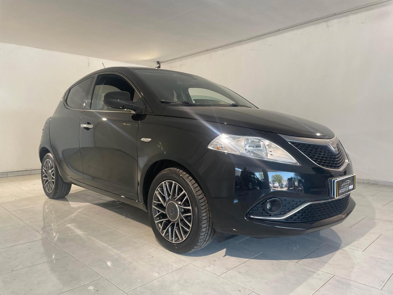 Lancia Ypsilon 1.2 GPL Ecochic Gold
