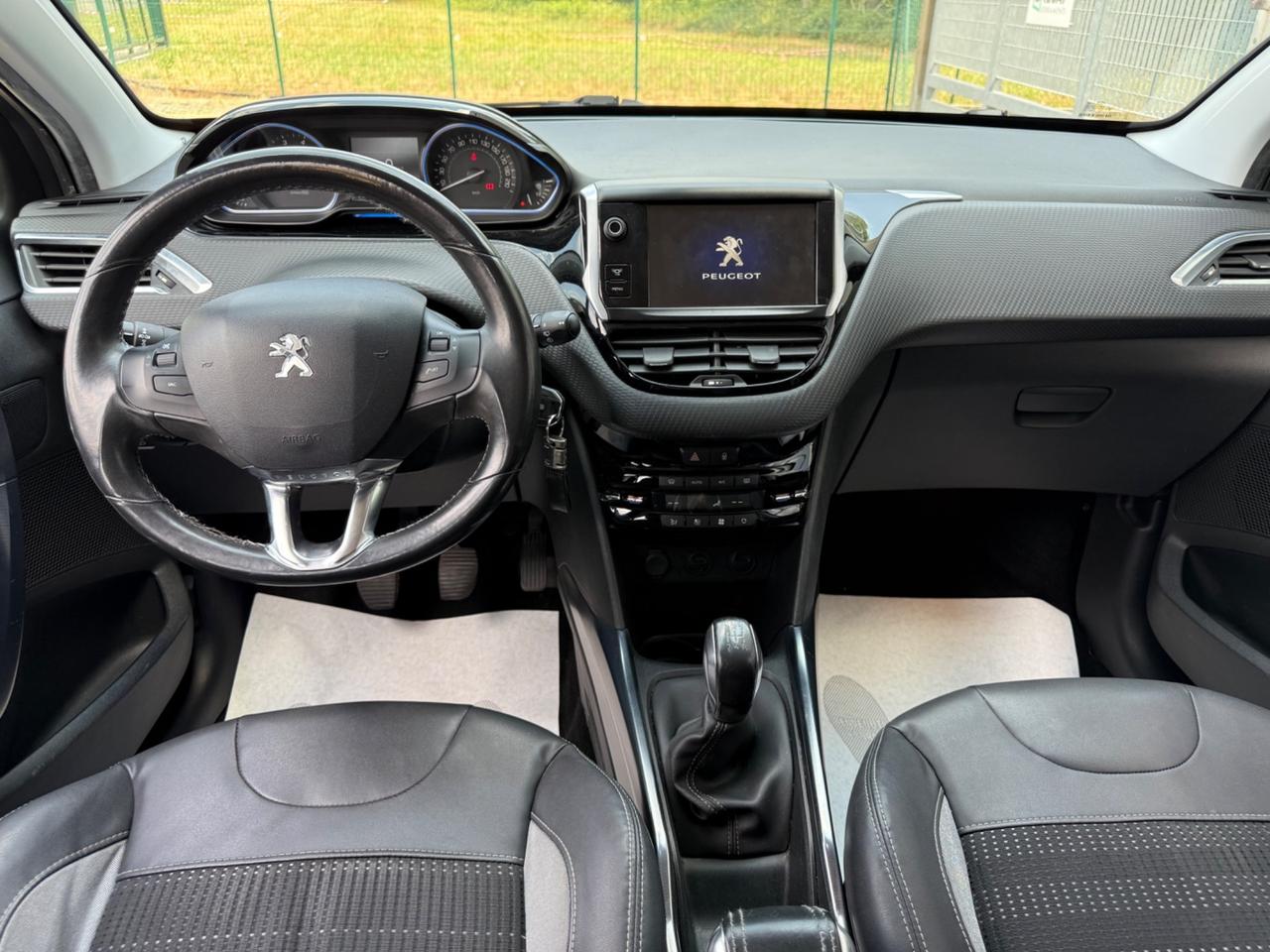 Peugeot 2008 1.2 VTi 82CV Cerchi*Navi*Pelle*Sensori