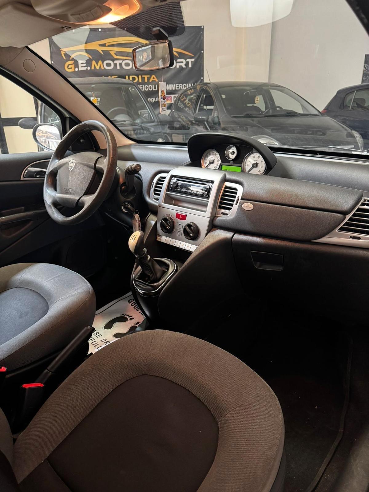 Lancia Ypsilon 1.4 Argento Ecochic GPL