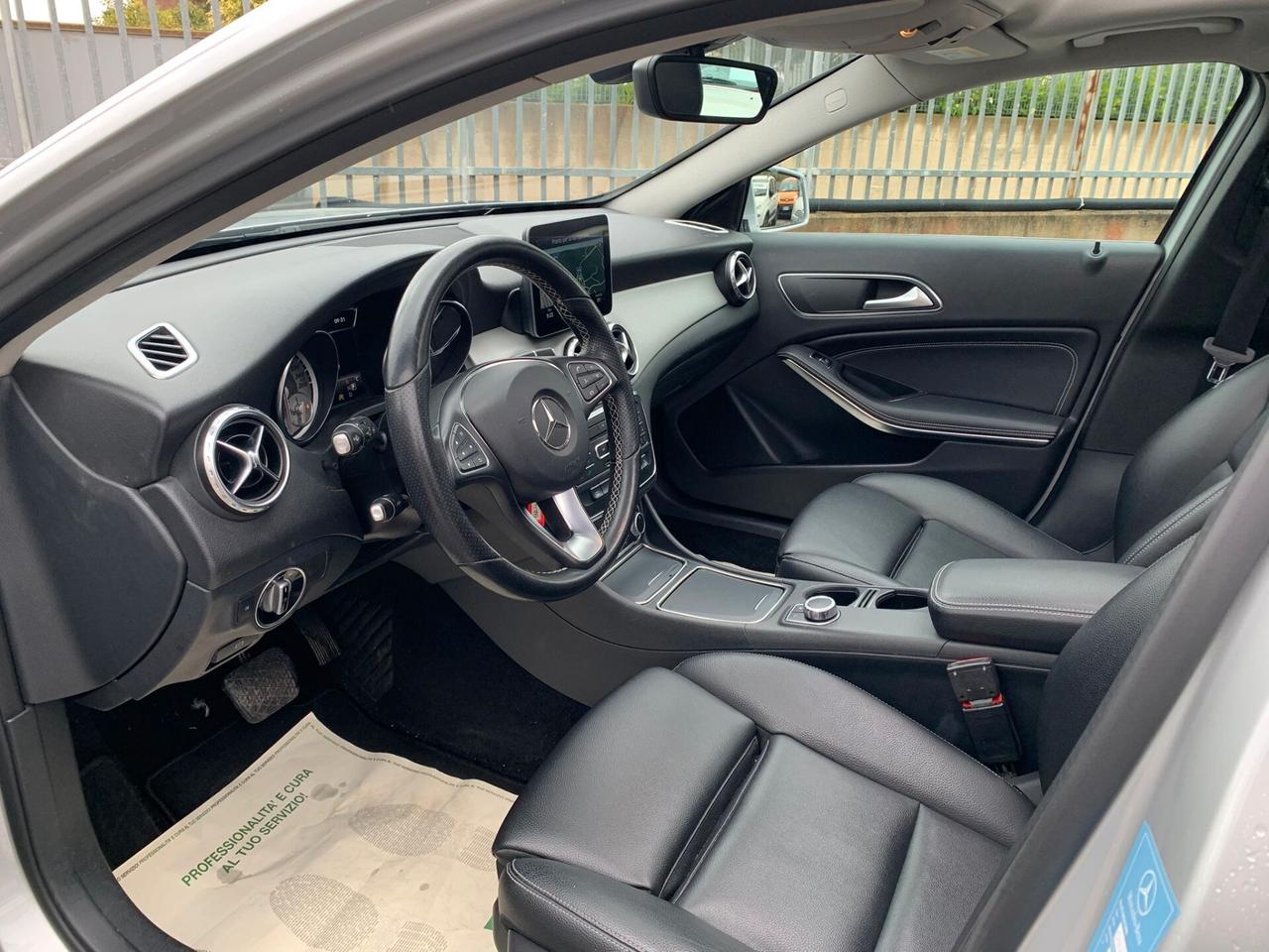 Mercedes-benz GLA 200d 4Matic Premium - !! TETTO !!