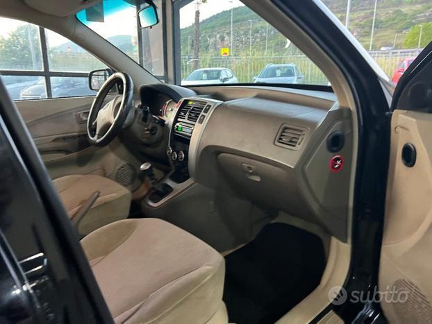 HYUNDAI Tucson 2.0 CRDi VGT Dynamic 4X4