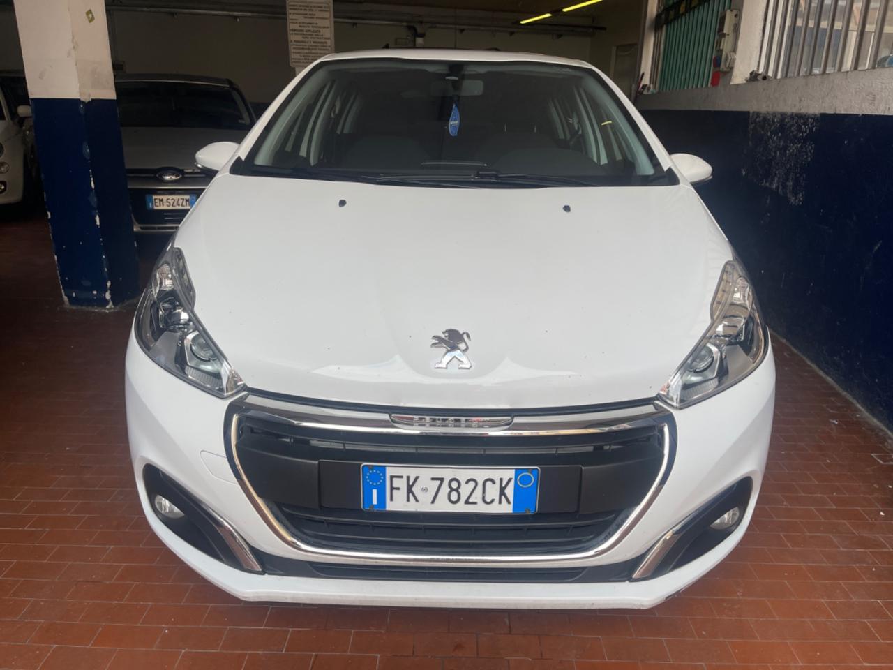 Peugeot 208 euro 6 neopatentati