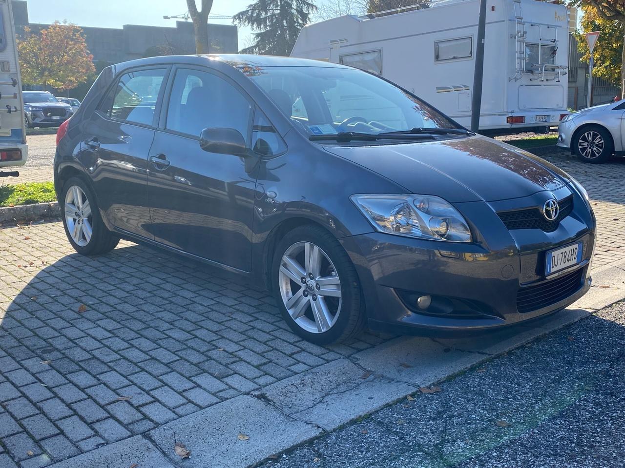 Toyota Auris 2.2 D - Versione Introvabile