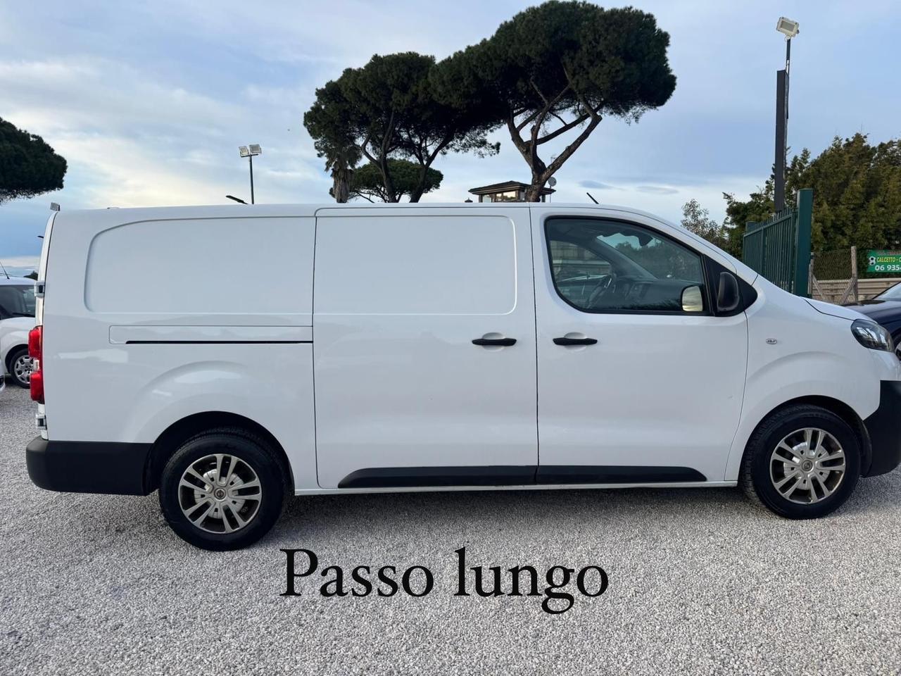 Opel Vivaro passo lungo trasporto farmaci HACCP