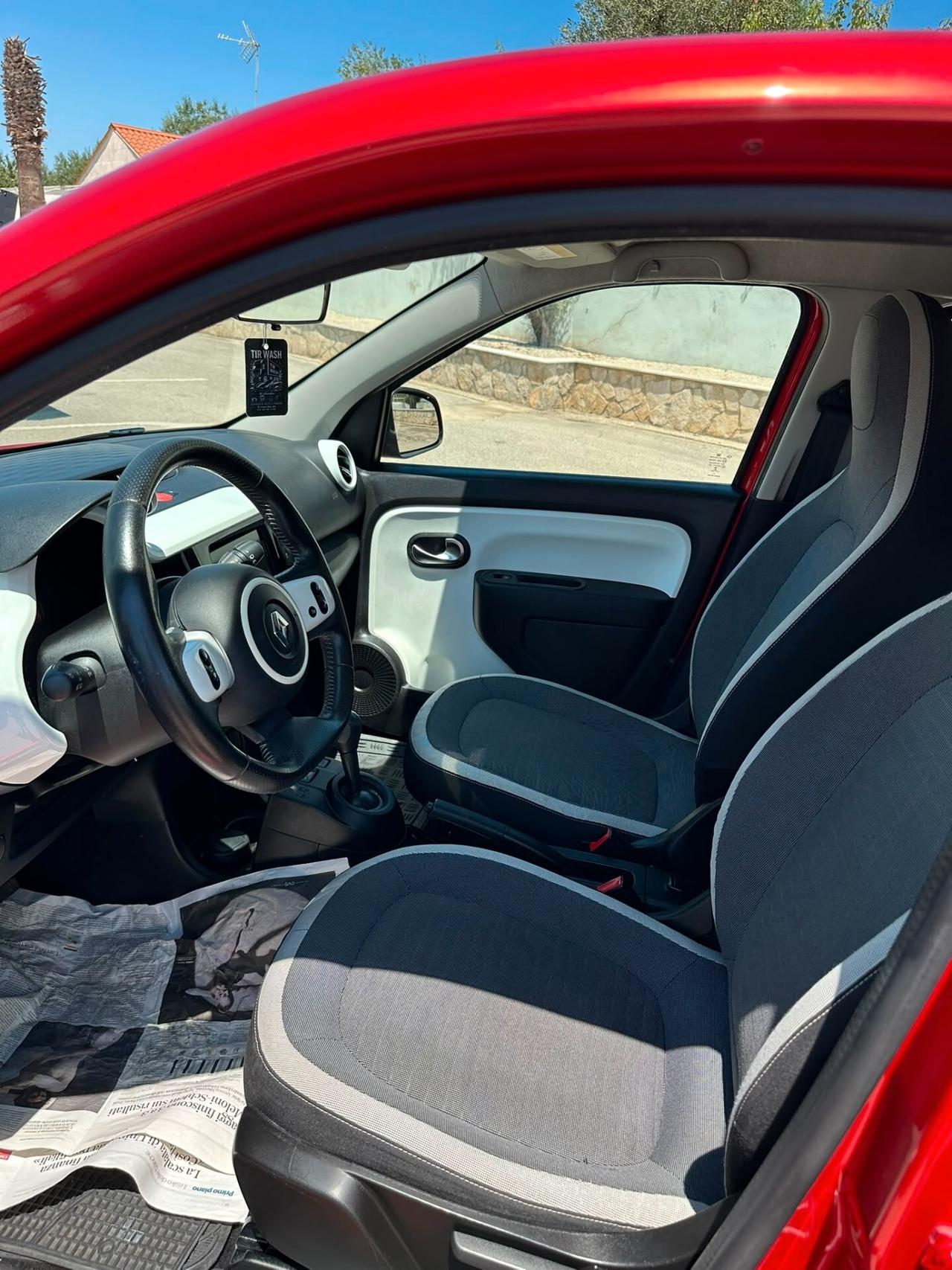 RENAULT TWINGO SCe Lovely 1.0