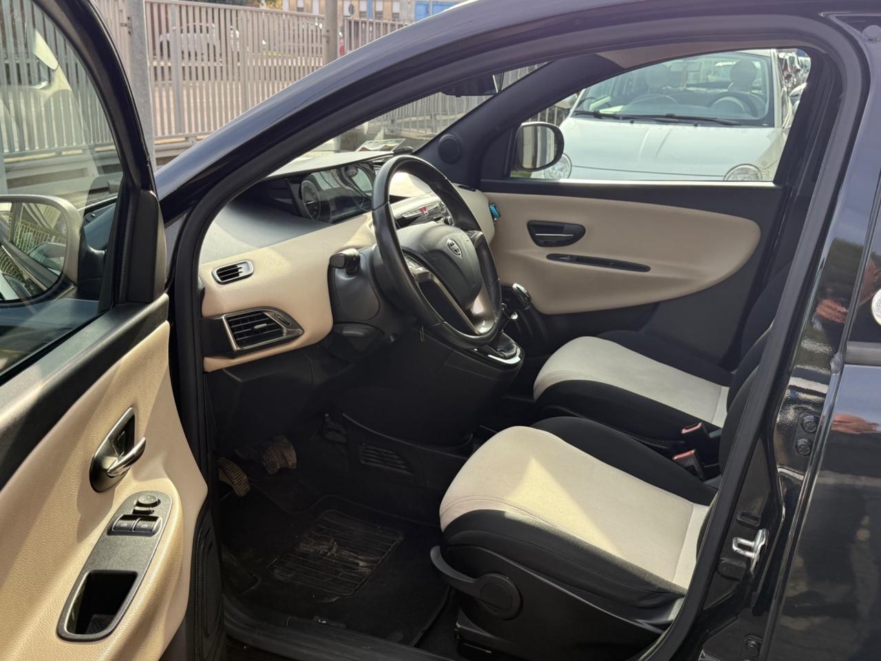 Lancia Ypsilon 1.2 69 CV 5 porte GPL Ecochic Gold