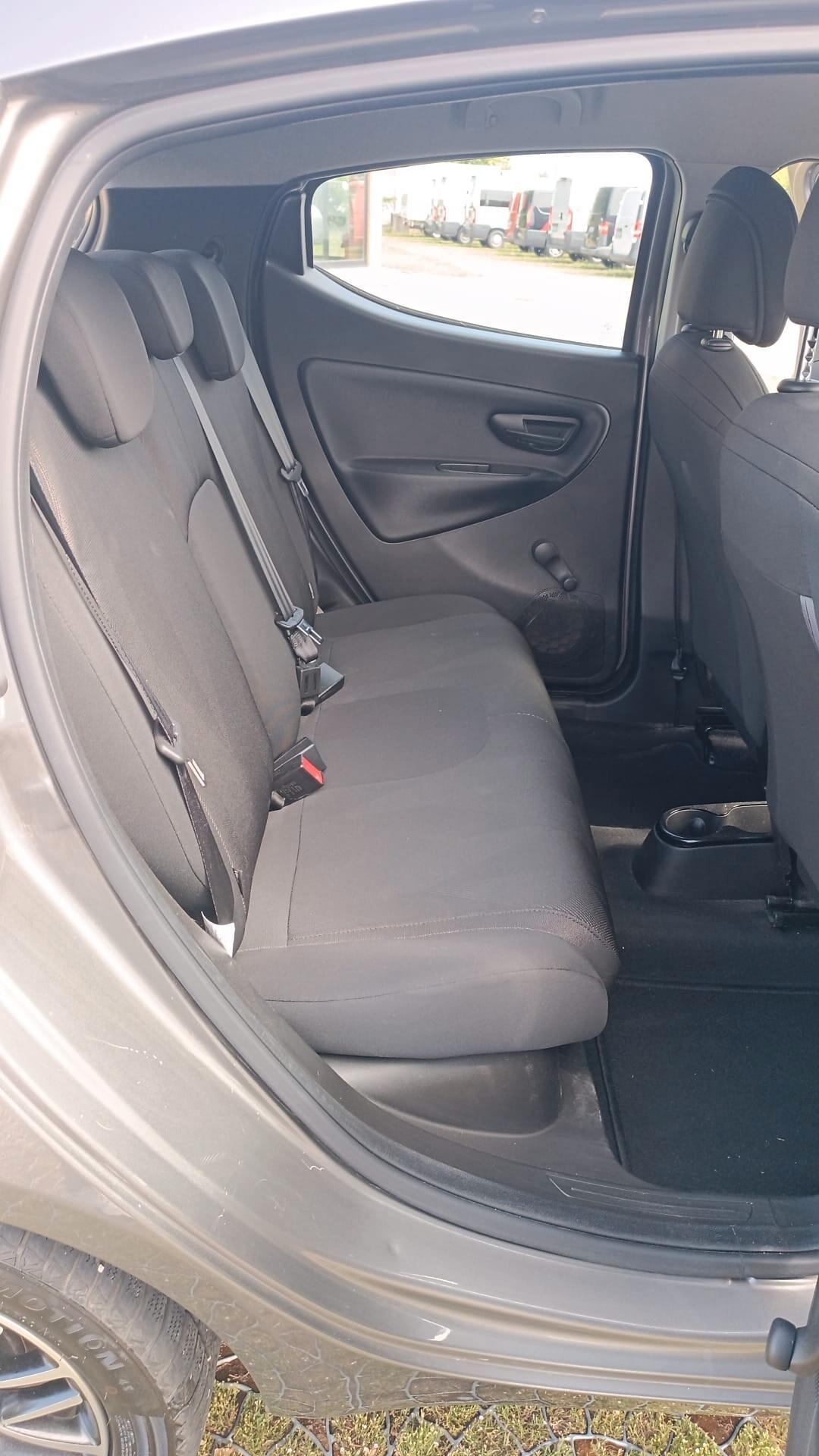 Lancia Ypsilon 1.2 69 CV 5 porte Platinum