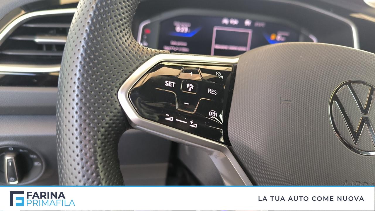 VOLKSWAGEN T-Roc - T-Roc 1.5 tsi R-Line
