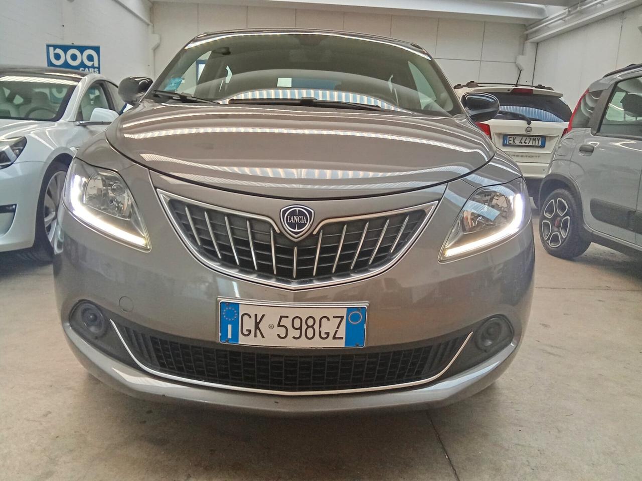 Lancia Ypsilon 1.0 FireFly 5 porte S&S Hybrid Silver