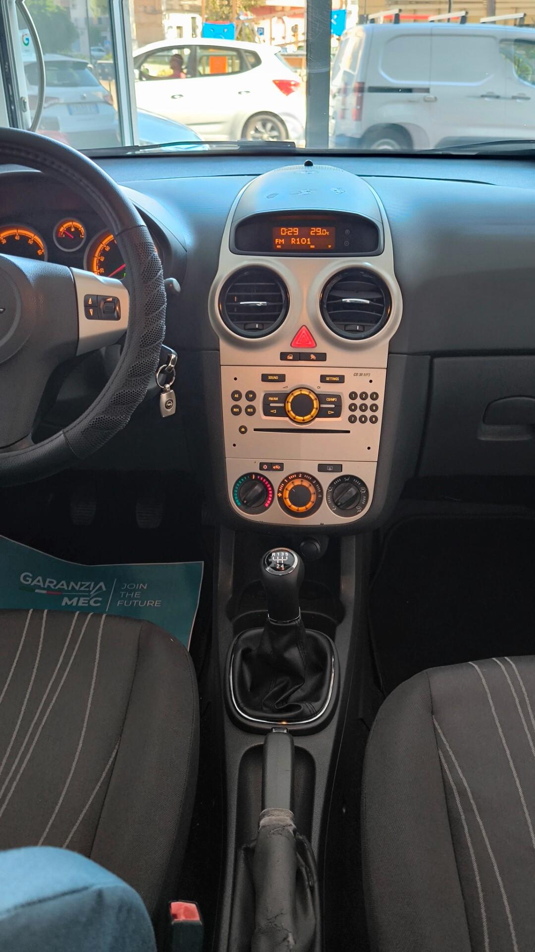 Opel Corsa 1.2 3 porte Sport