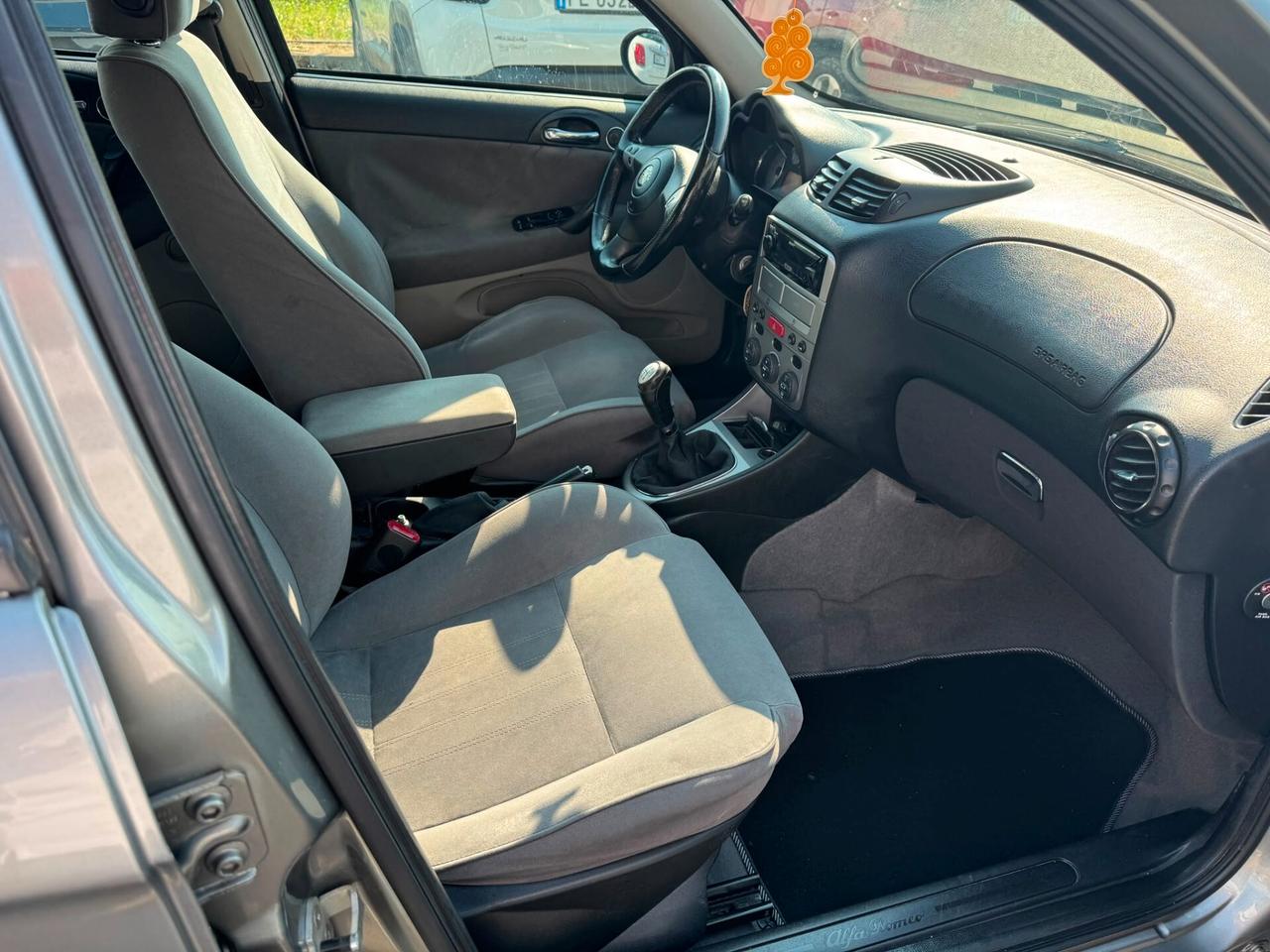 Alfa Romeo 147 1.6 16V TS (105) 5 porte Distinctive * gpl * -meccanica da rivedere- no garanzia - commercianti