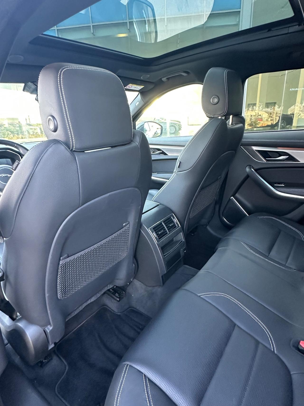 Jaguar F-Pace R-Dynamic S phev possibilità noleggio noscoring