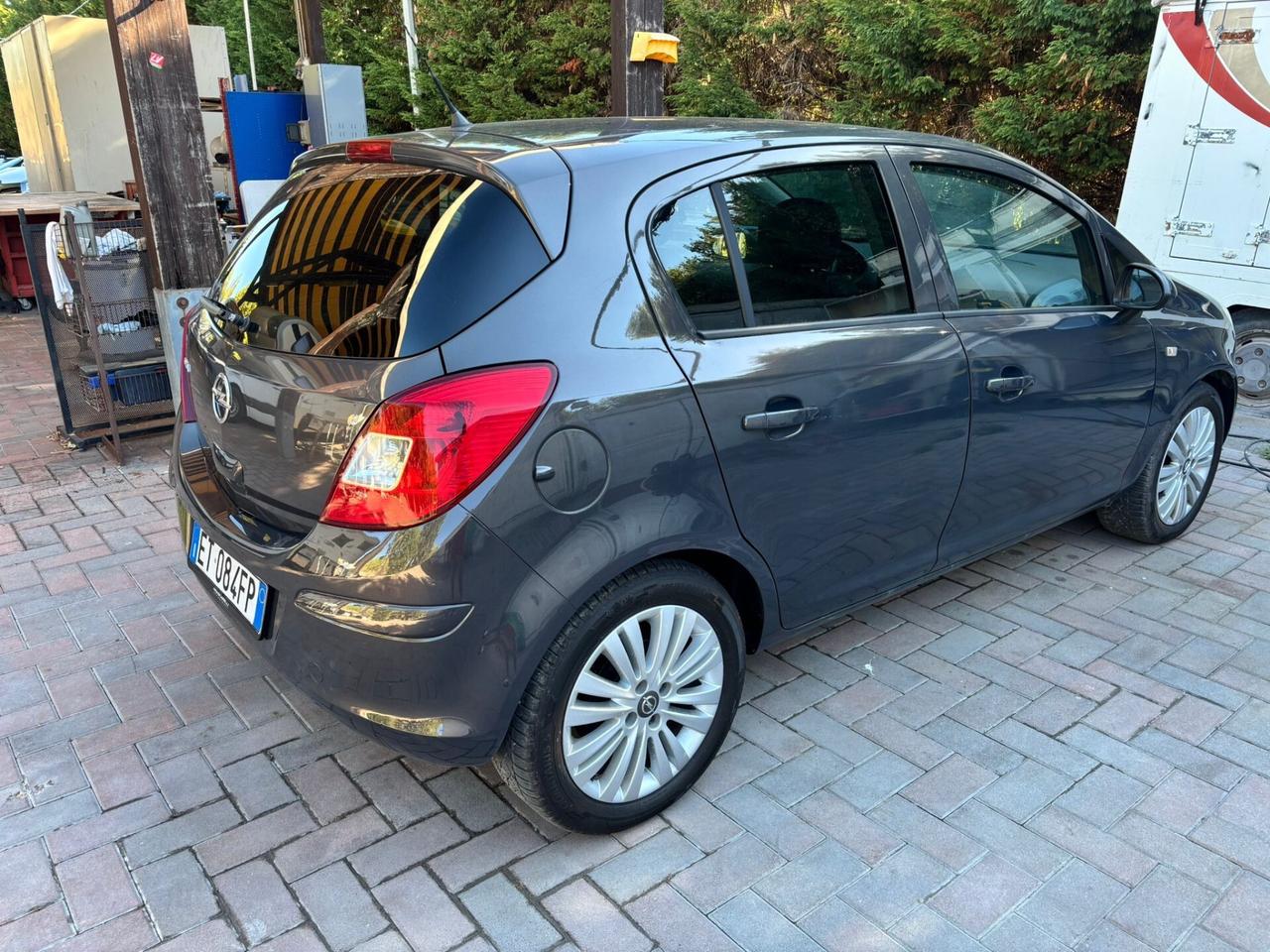 OPEL CORSA 1.2 5 PORTE BELLISSIMA SOLO 84.000 KM OK PER NEOPATENTATI PERMUTABILE