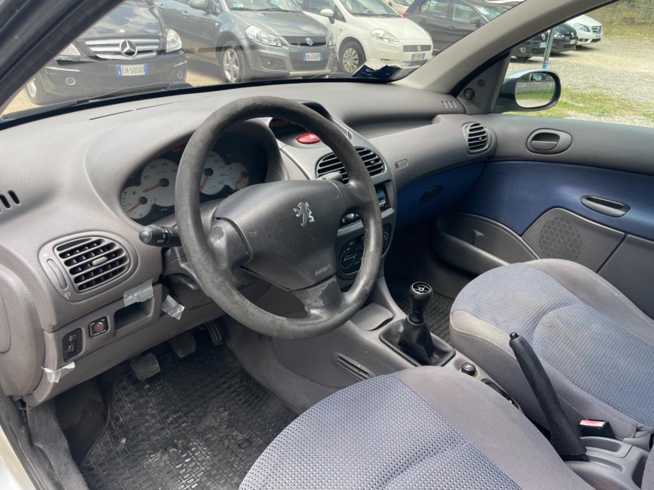 Peugeot 206 1.1 Benzina - Neopatentati