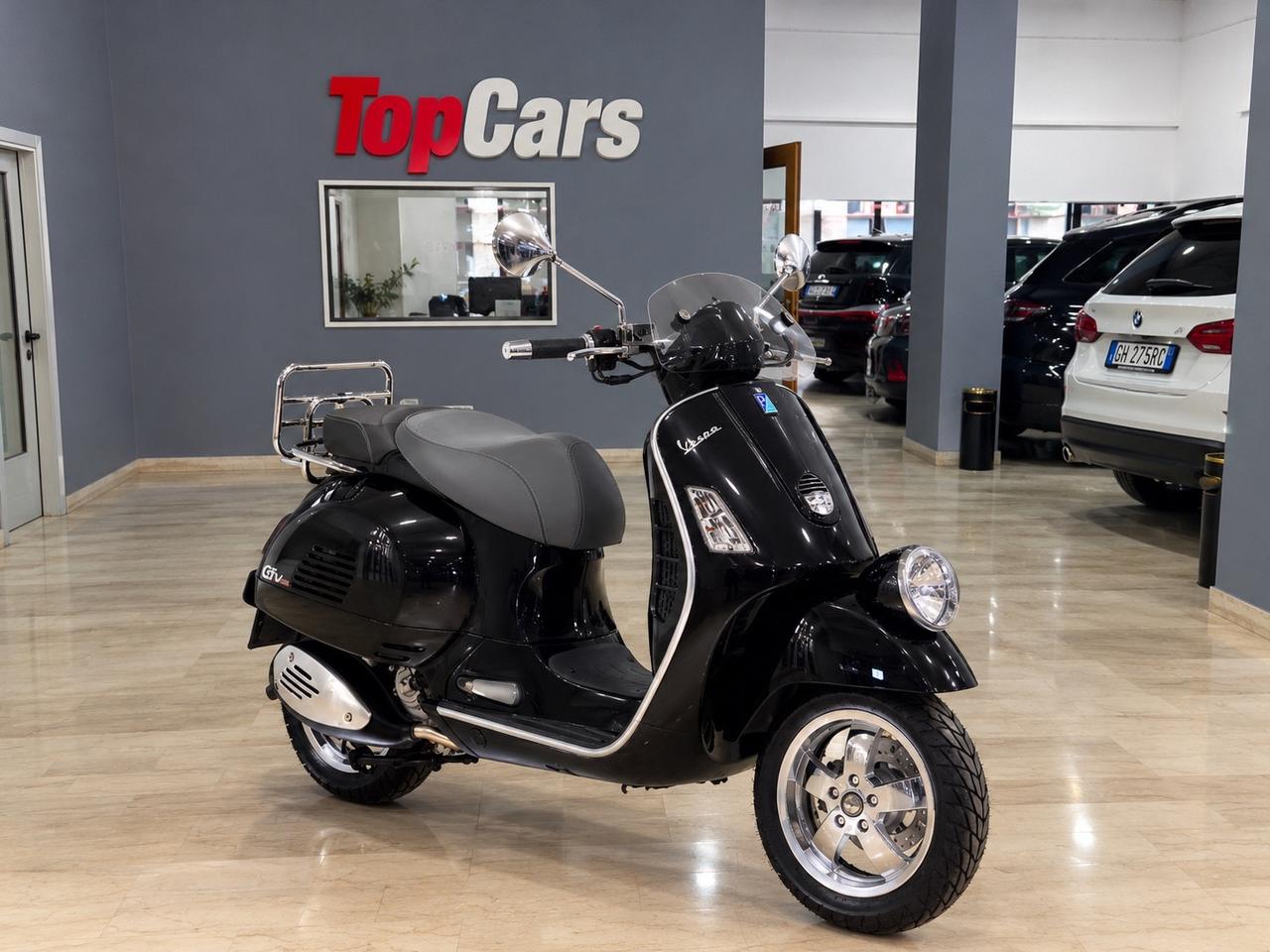Piaggio Vespa 300 GTV VIA MONTE NAPOLEONE
