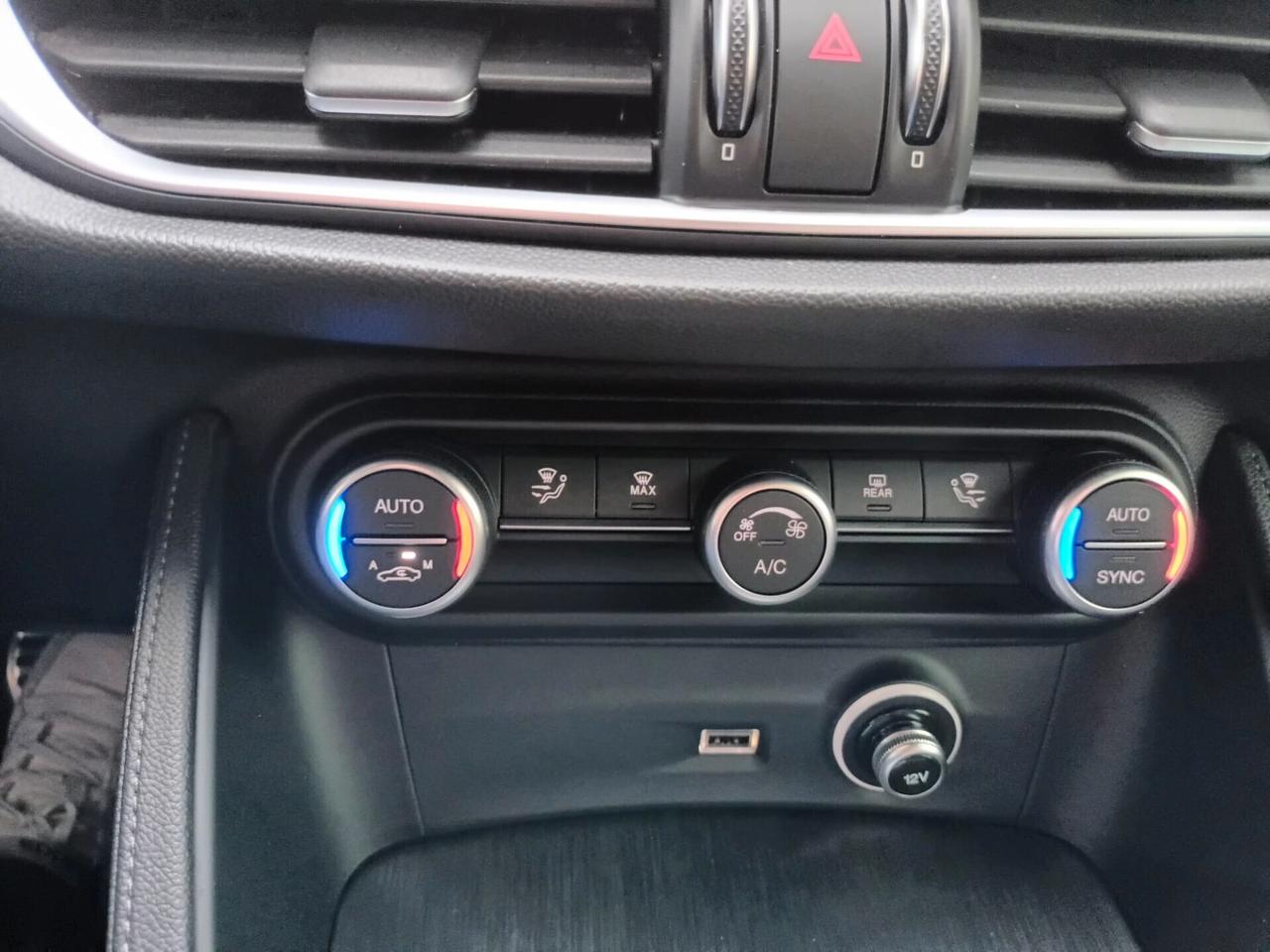 Alfa Romeo Stelvio 2.2 Turbo Q4 Diesel AT8 Business 190 CV