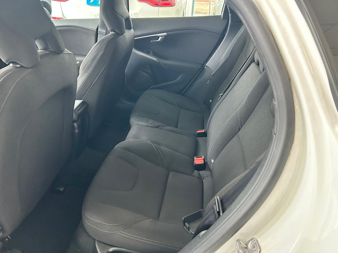 Volvo V40 2.0 D2 X NEOPATENTATI 2017