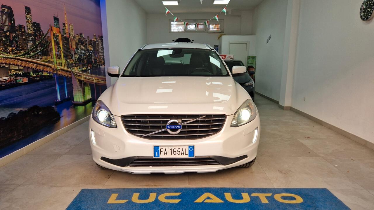 Volvo XC 60 XC60 D4 AWD R-design Momentum