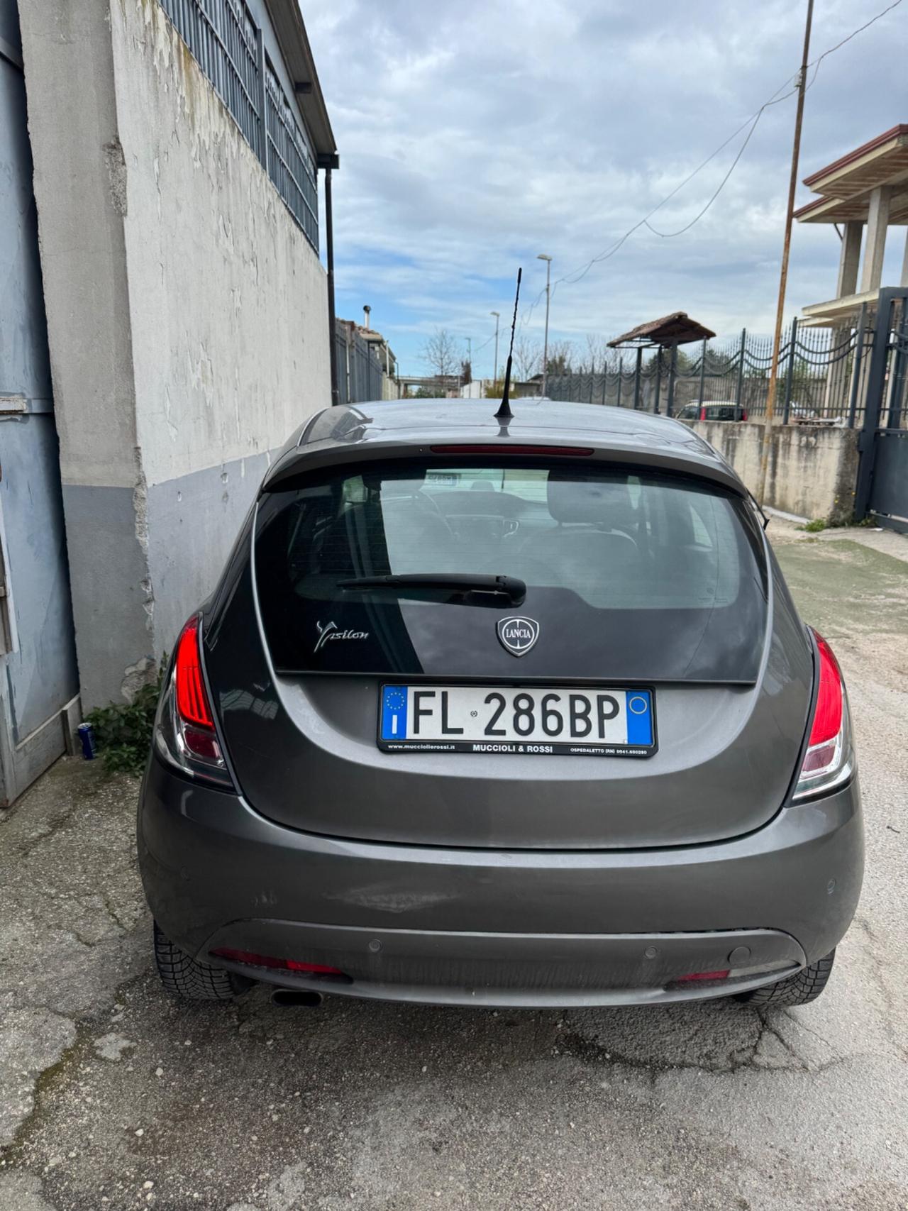 Lancia Ypsilon 1.2 69 CV 5 porte Platinum
