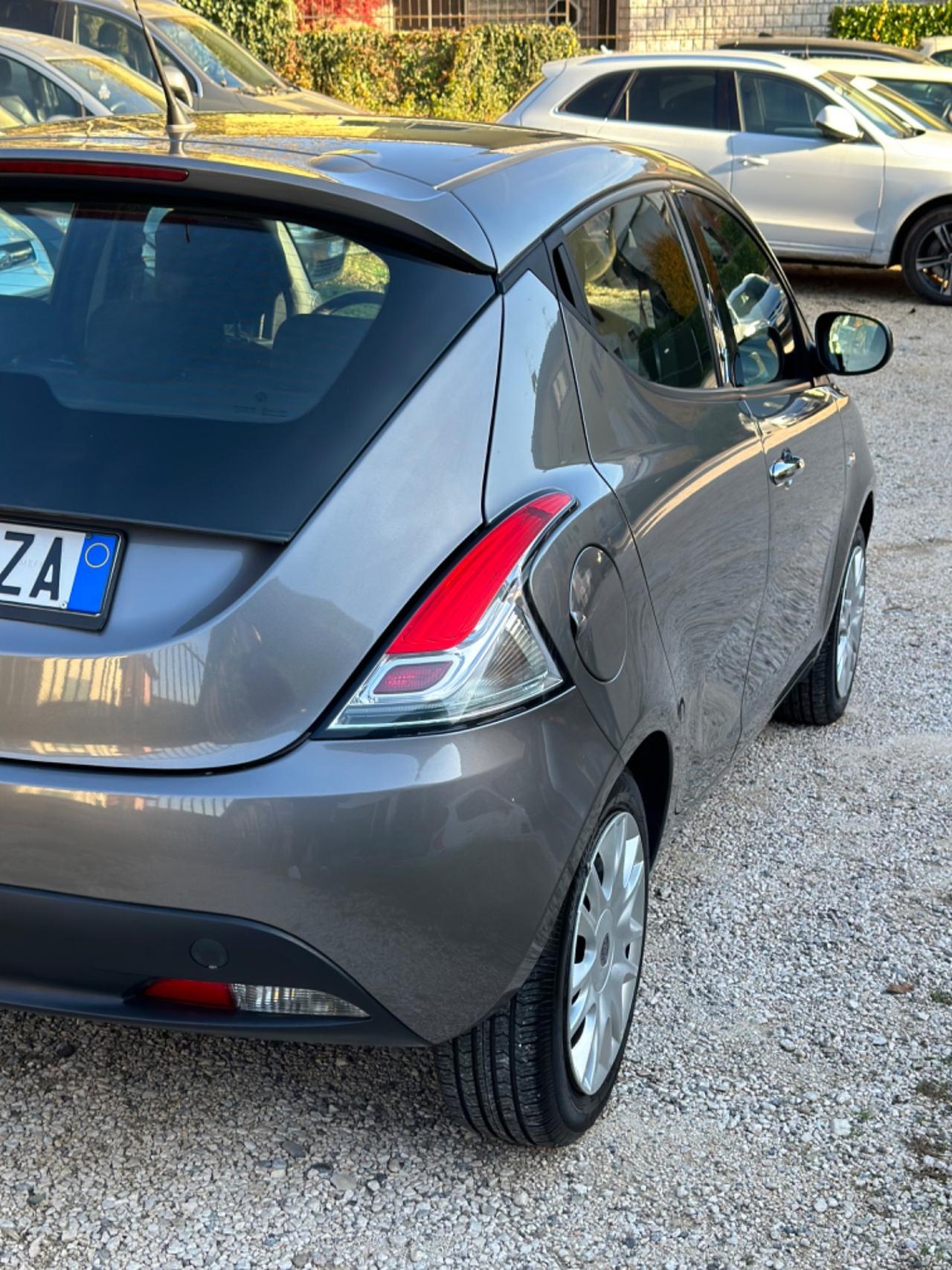 Lancia YPSILON 1.2 69 CV 5P SILVER KMCERT GARANZ UNICOPR