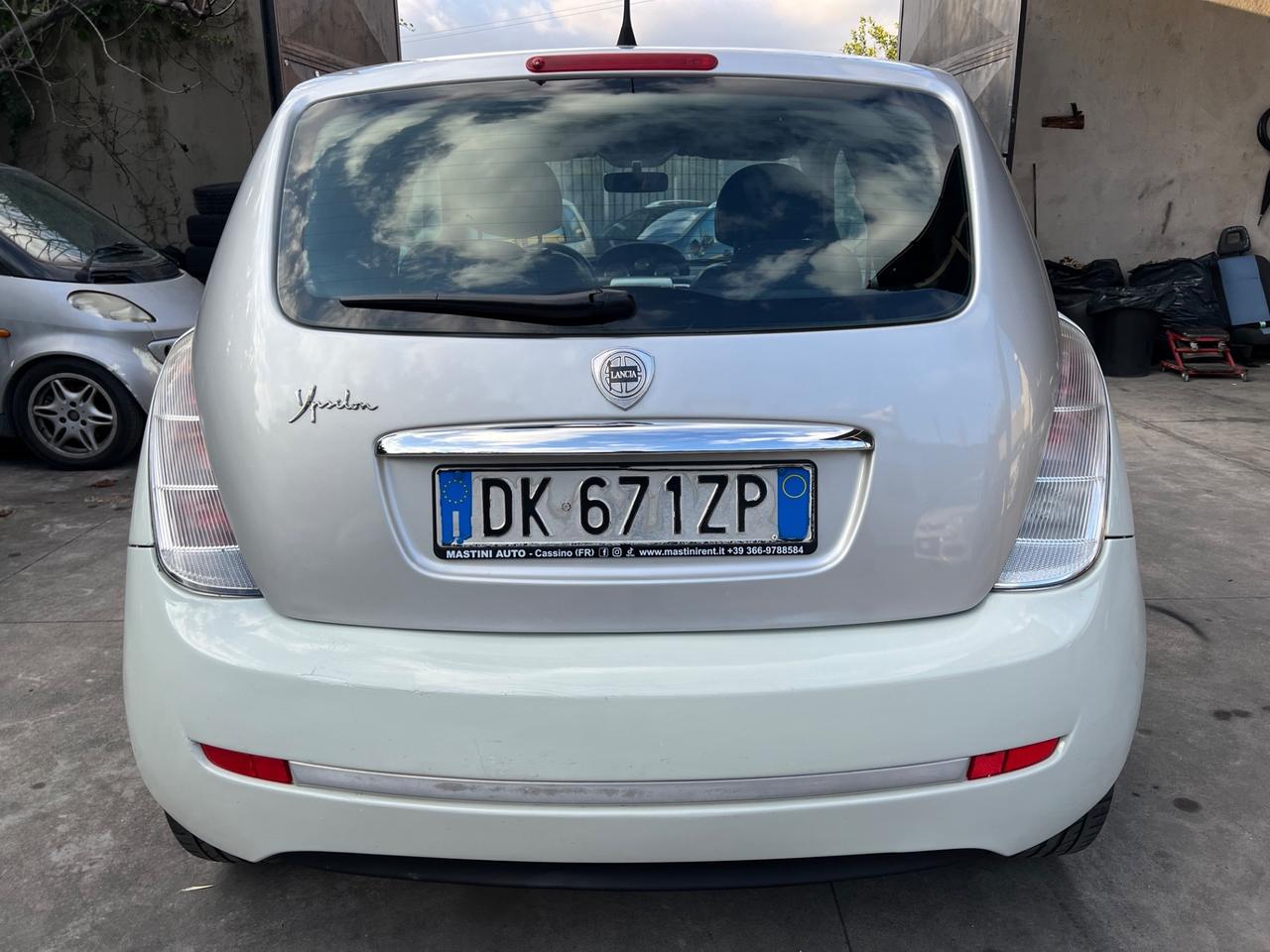 Lancia Ypsilon 1.2 Versus