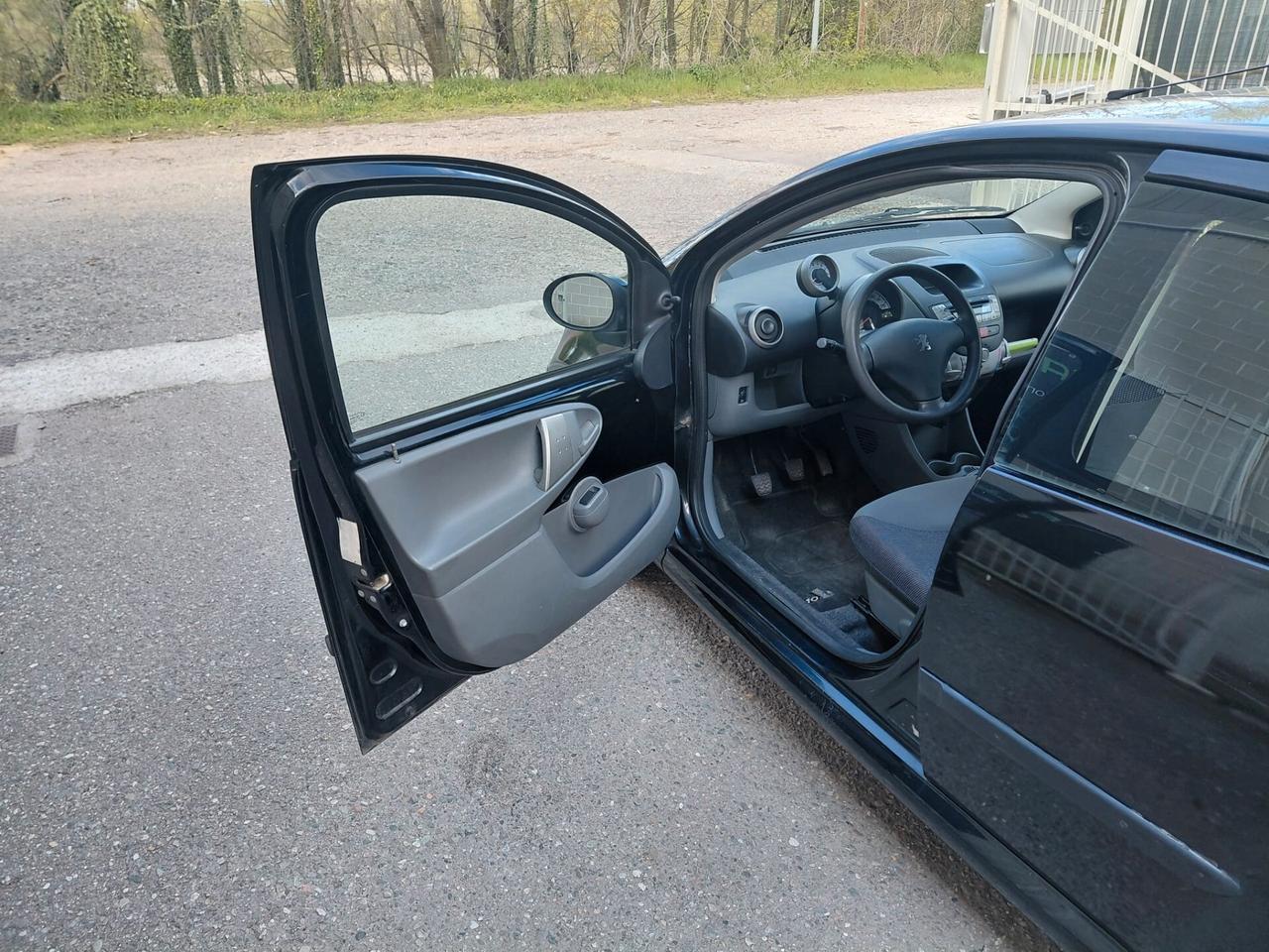 Peugeot 107 1.0 5 Porte (Neopatentati)