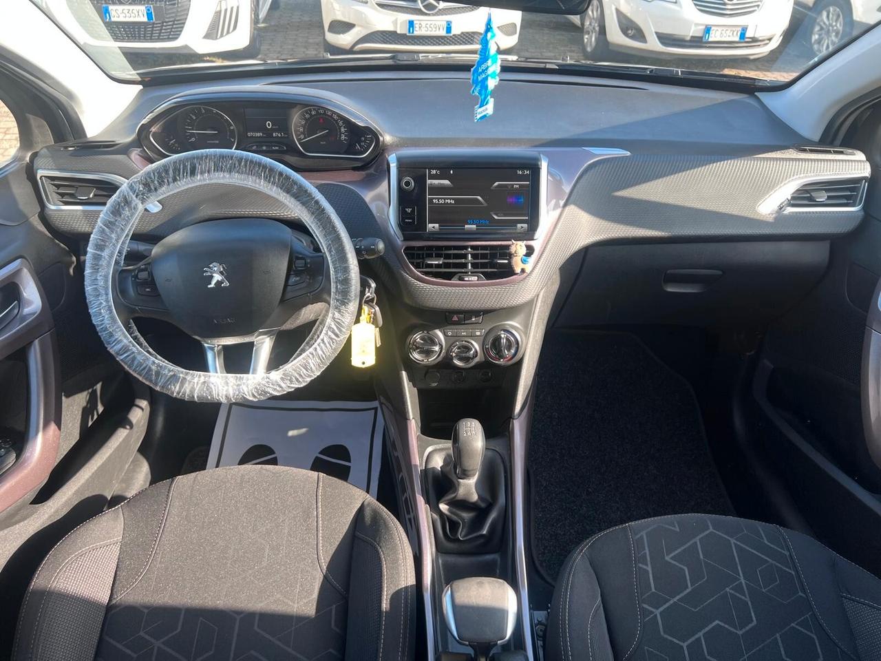 Peugeot 2008 1.2 VTi 82CV Allure