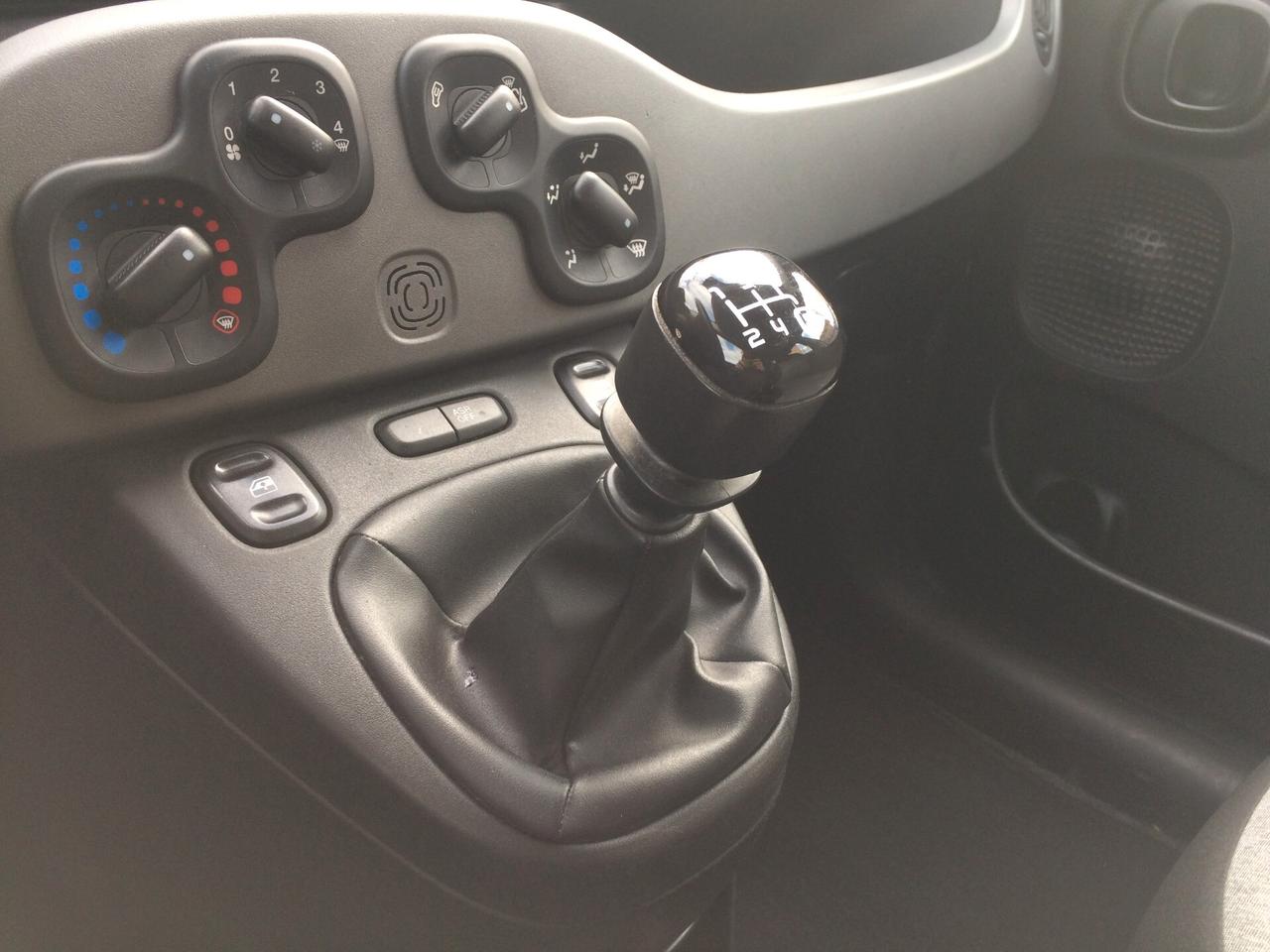 2017 Fiat Panda 1.2 Lounge tagliandata con garanzia !