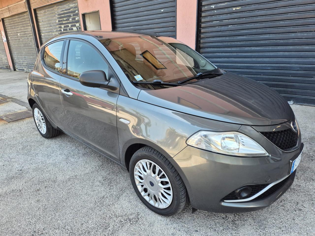 Lancia Ypsilon 1.3 MJT 95 CV 5 porte 2016