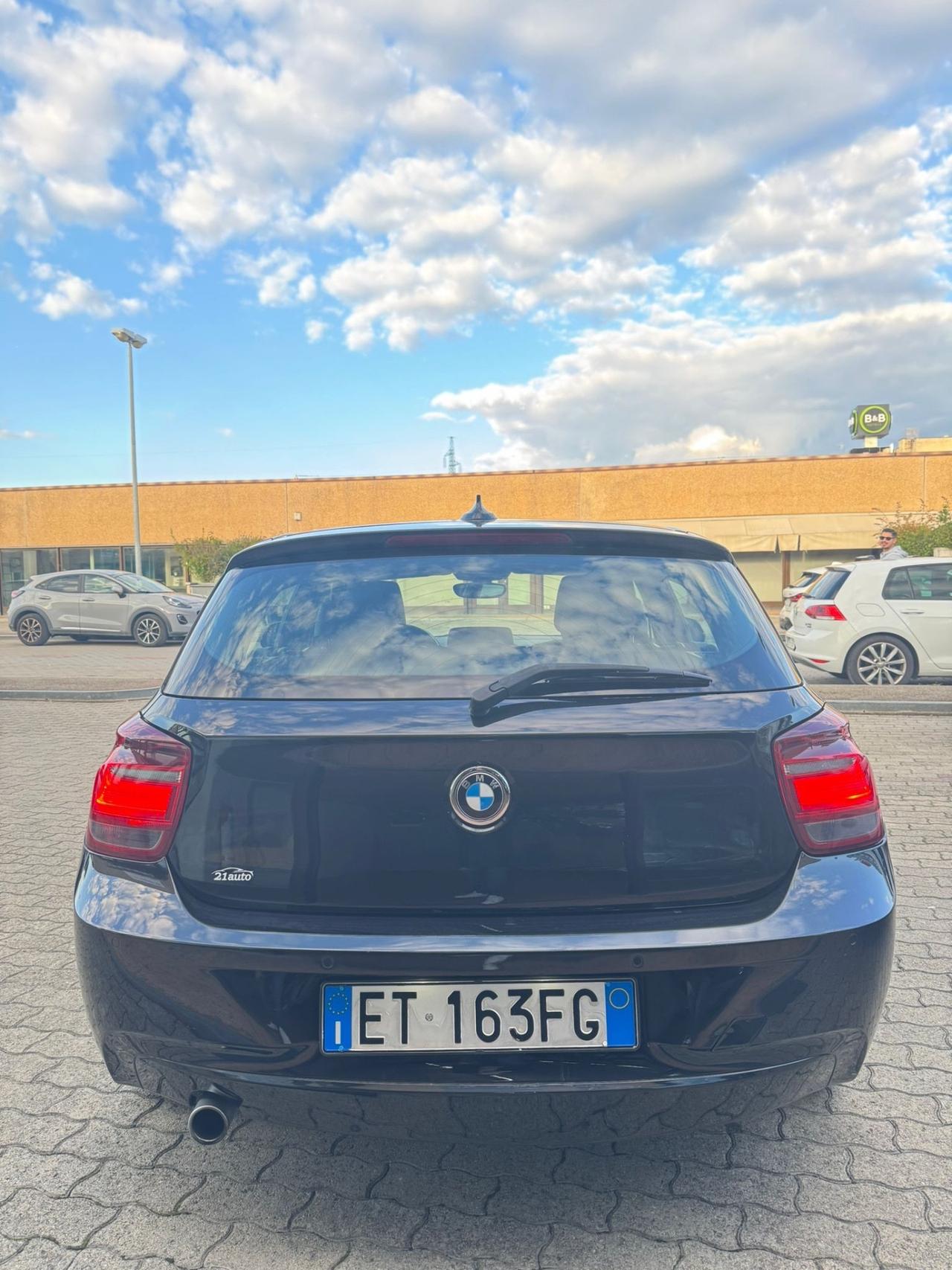 Bmw 114 114d 5p. Unique