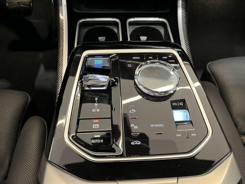 BMW Serie 7 G70 i7 xdrive60 MSport