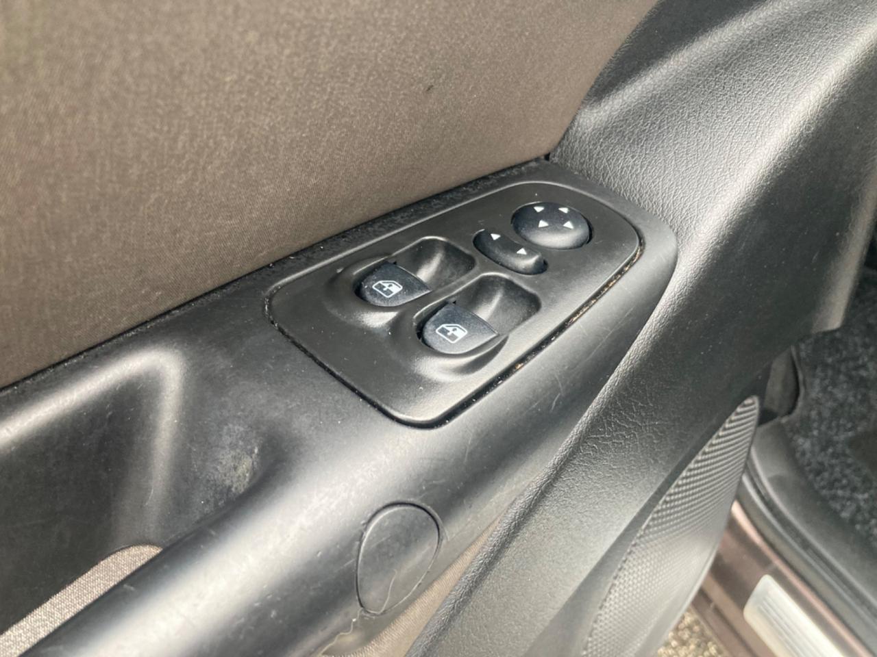 LANCIA YPSILON (EDIZIONE LIMITATA VERSUS)