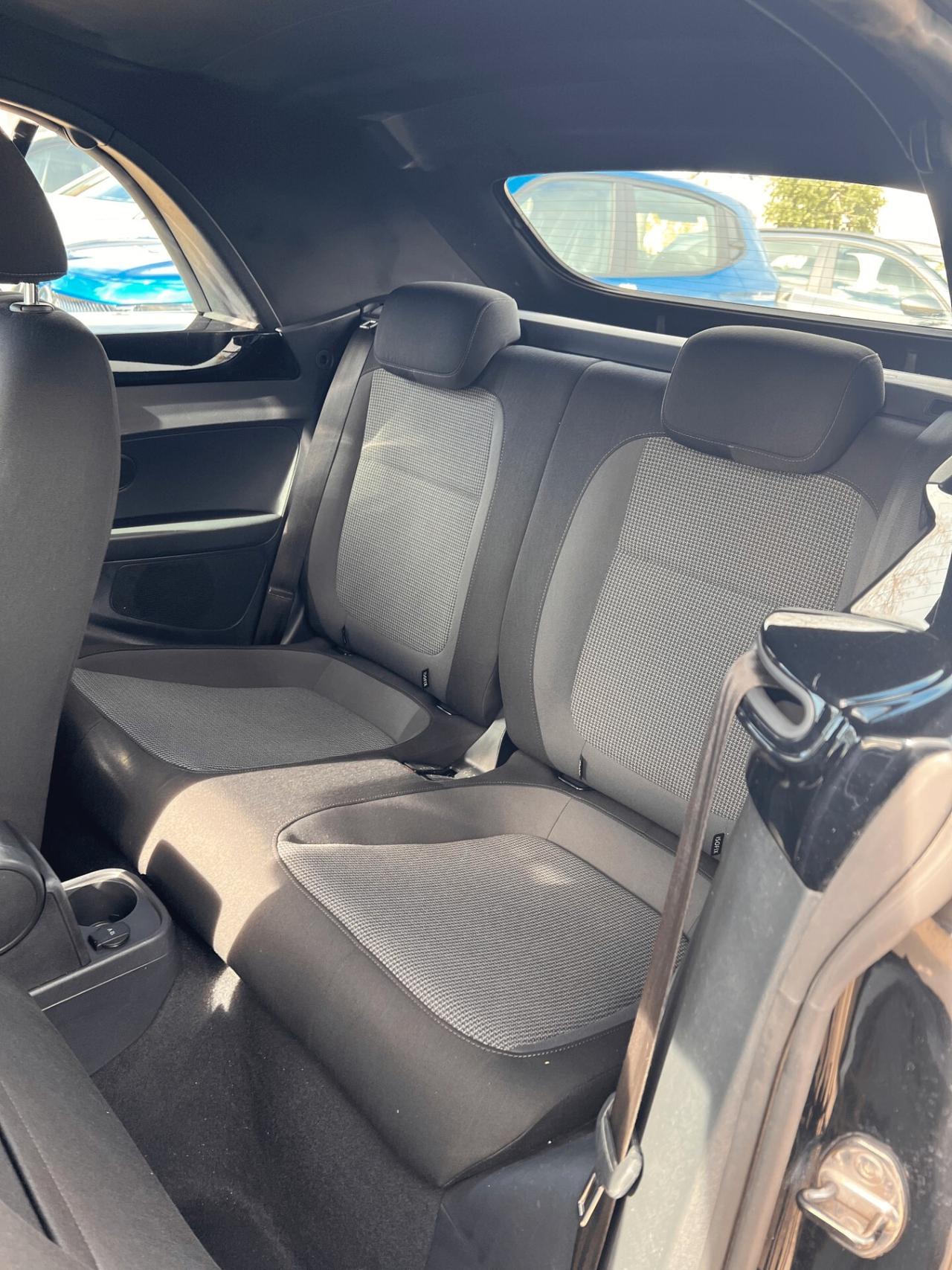 Volkswagen Maggiolino Cabrio 1.6 TDI Design