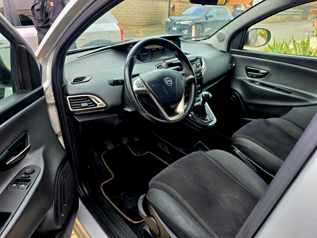 Lancia Ypsilon 1.3 MJT 16V 95 CV 5 porte S&S Gold