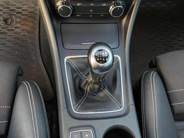 MERCEDES-BENZ GLA 180 Sport