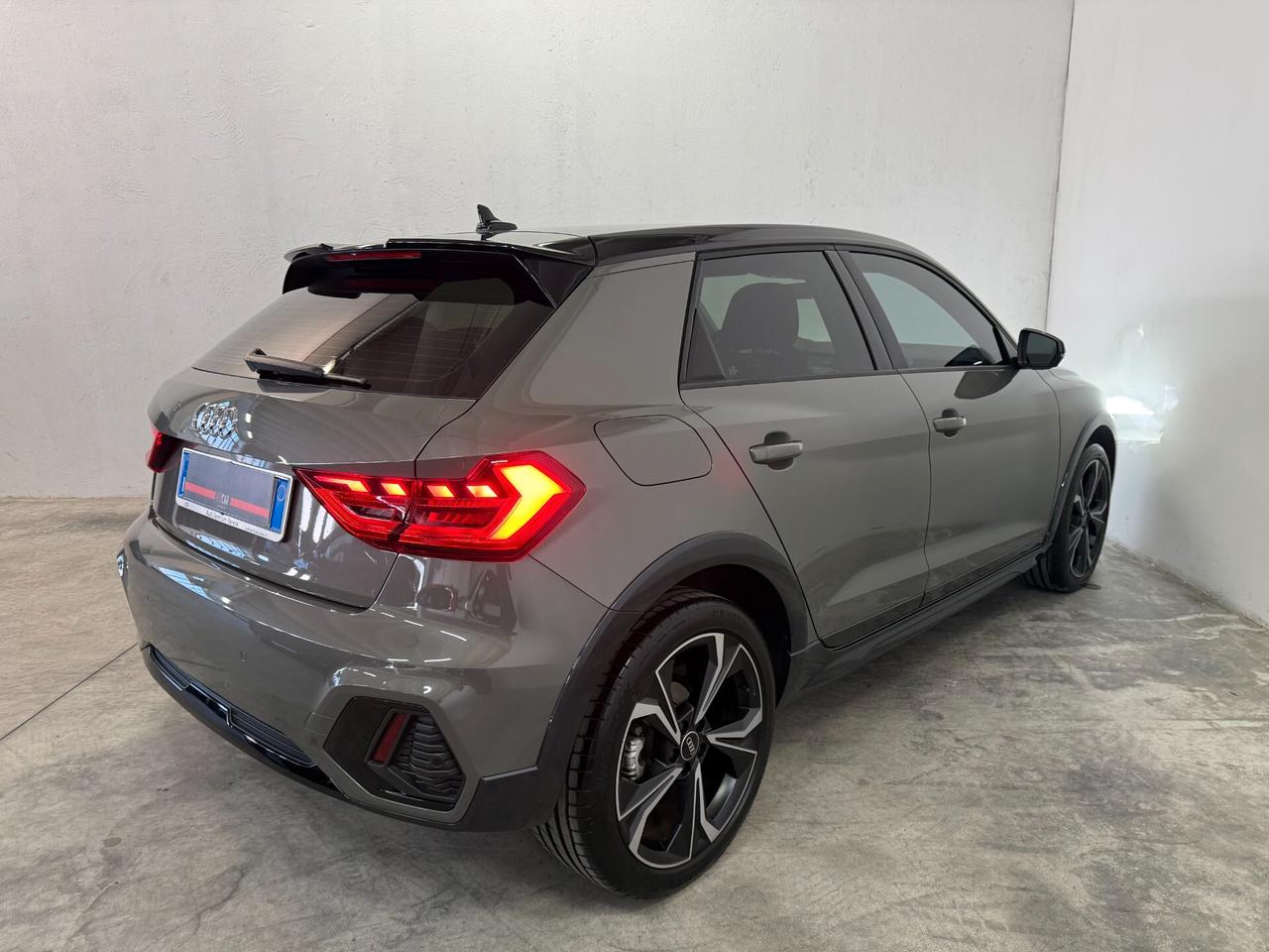 Audi A1 Allstreet 30 1.0 Tfsi Identity Contrast 110cv s tronic SERVICE E GARANZIA AUDI