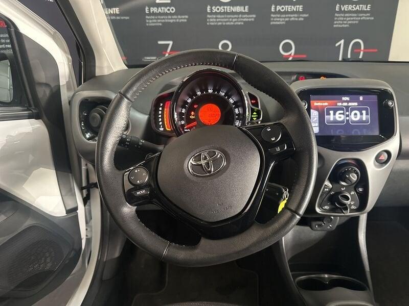 Toyota Aygo Connect 1.0 VVT-i 72 CV 5 porte x-play MMT