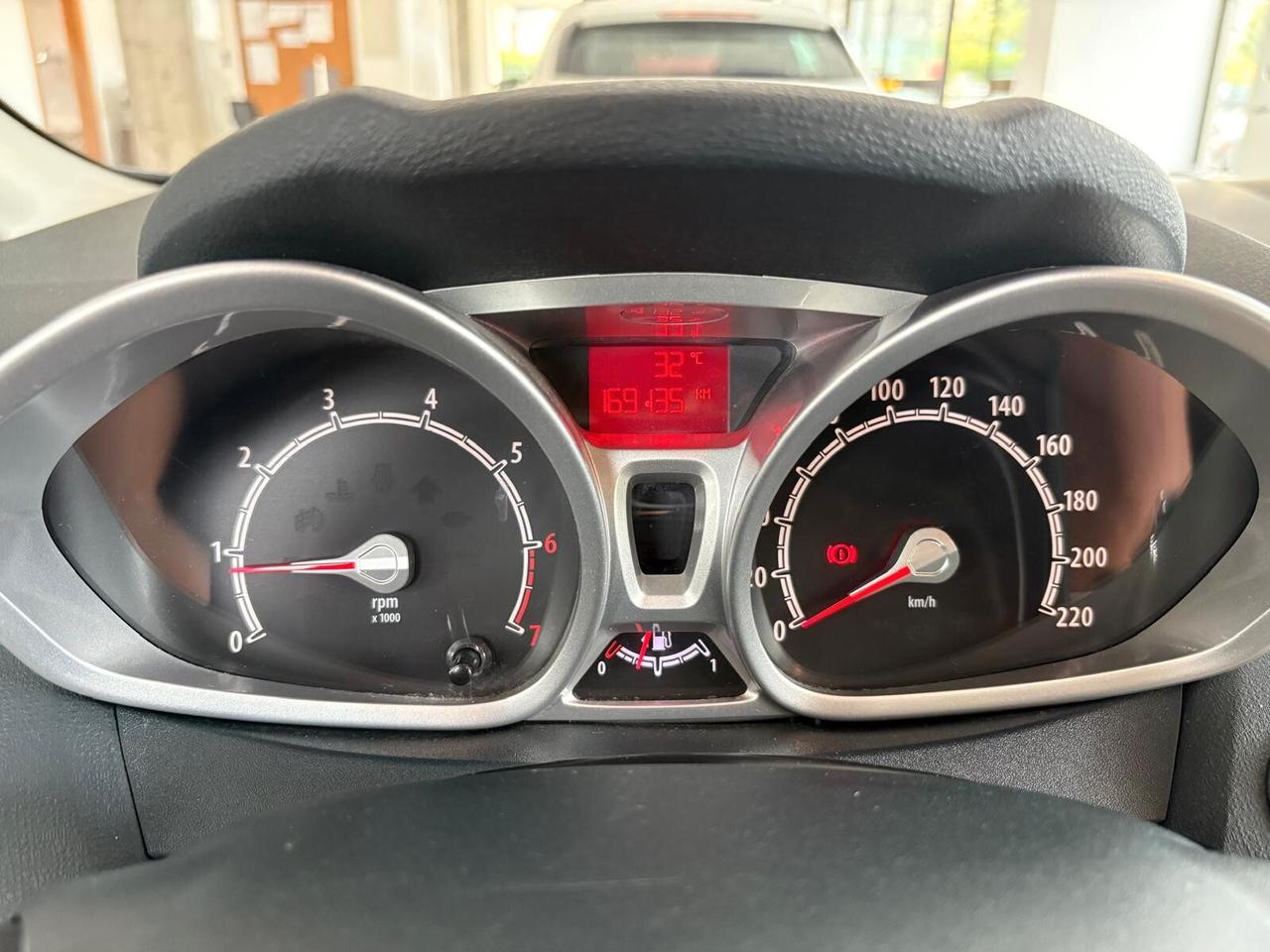 Ford Fiesta FORD FIESTA 1.2 TITANIUM 3P.